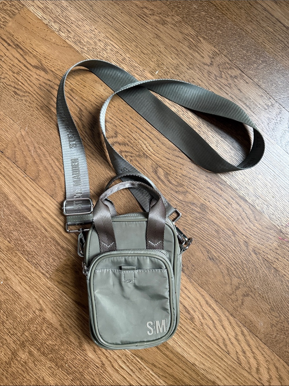 Steve MaddenOlive Green Crossbody Belt Bag with Adjustable Strap
